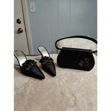 Stuart Weitzman size 6 medium Italian black satin 