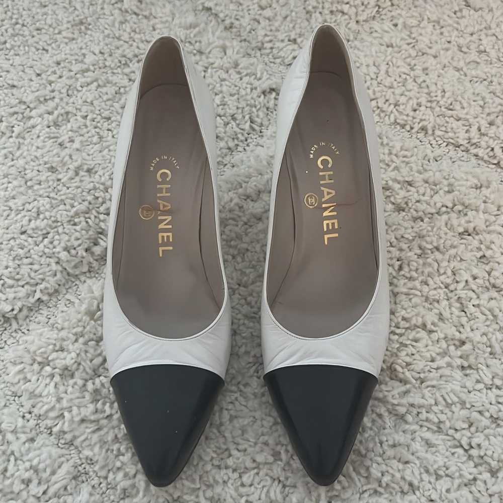 Chanel Leather Colorblock Heels - image 1