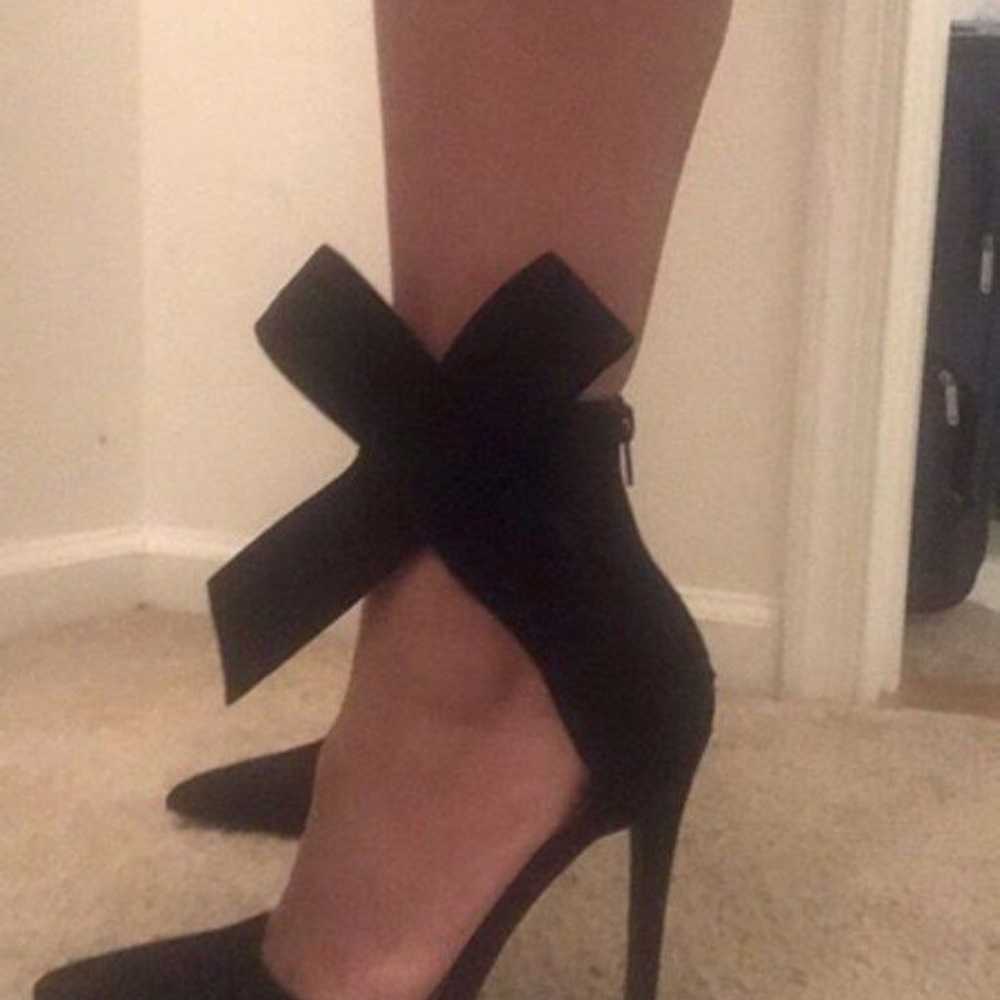 Black Pointy Toe , Ankle Bow Straps - image 4