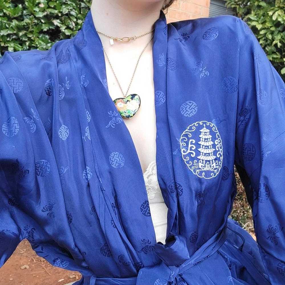 Healthy vintage 70s robe with embroidered asian d… - image 1