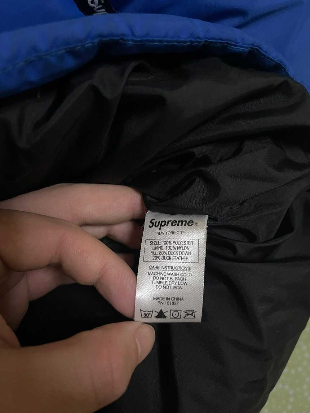 Supreme Supreme logo tape puffy jacket blue - image 4