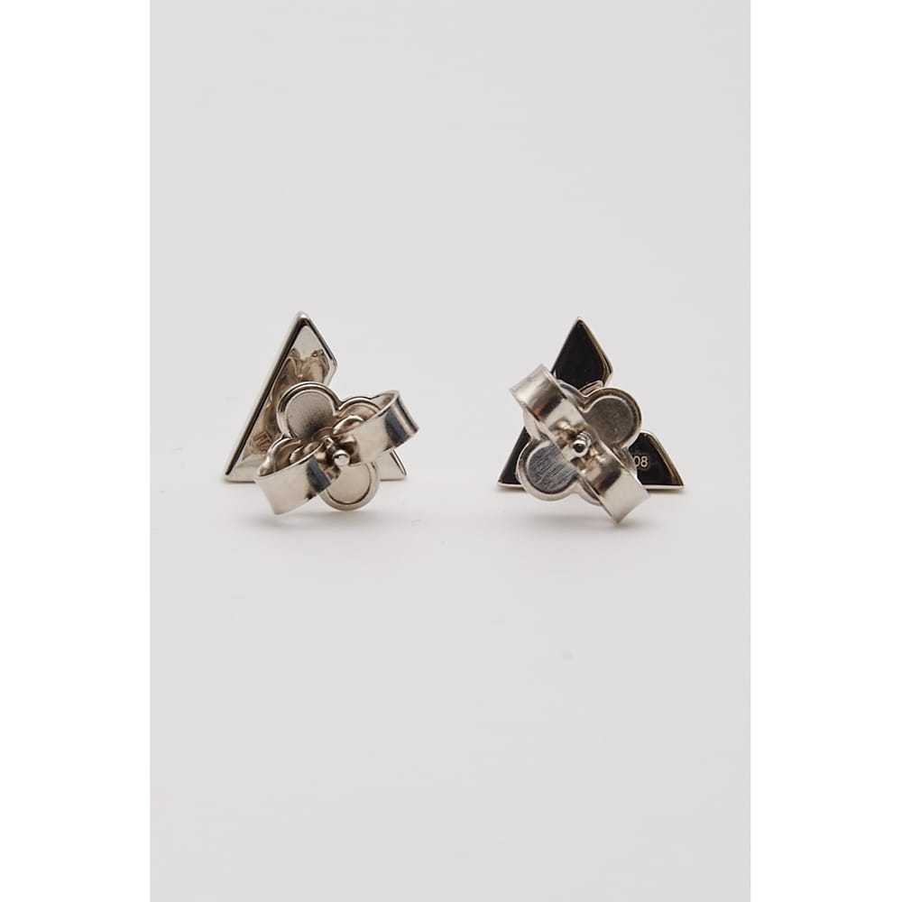 Louis Vuitton Essential V earrings - image 7