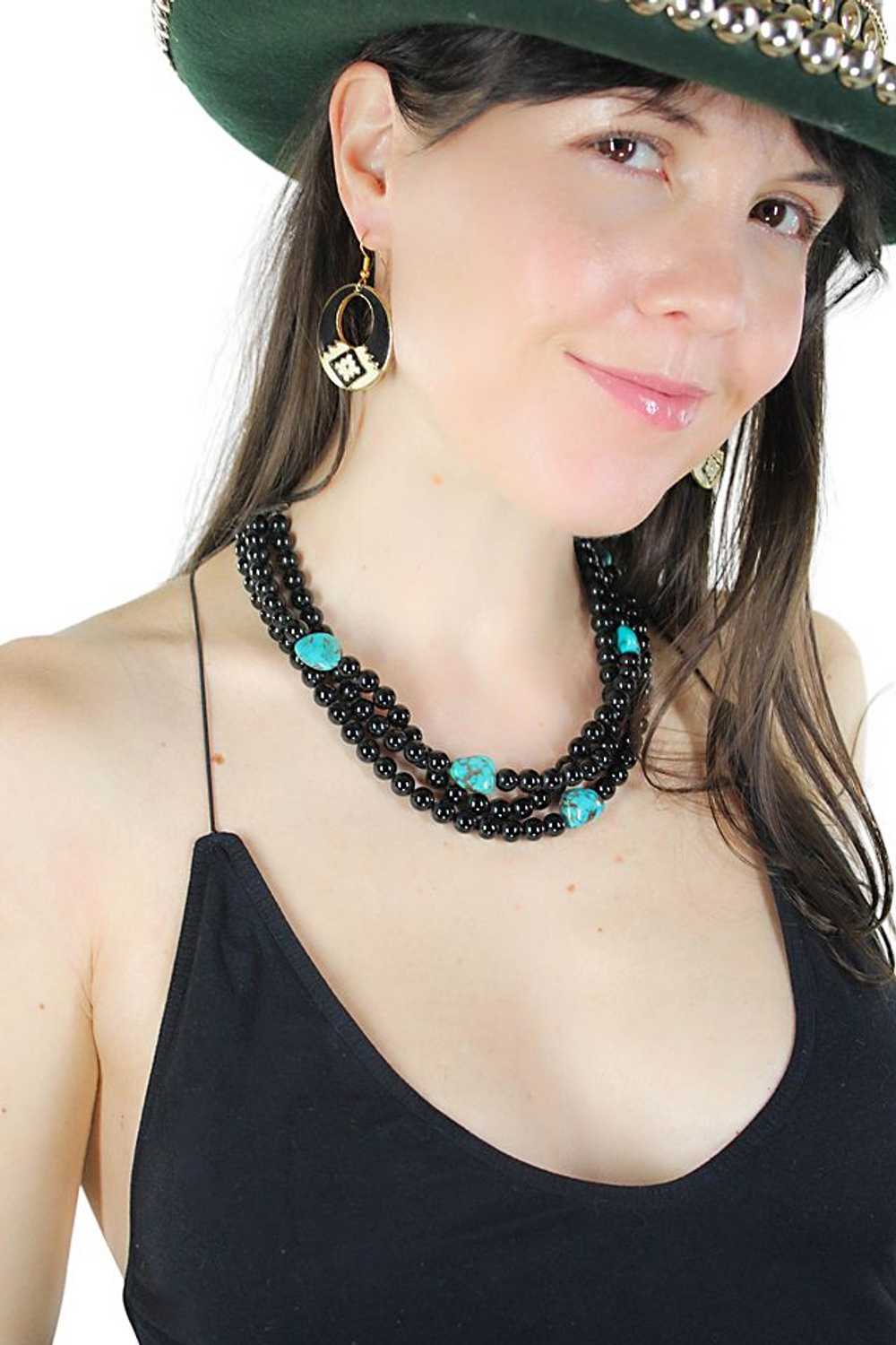 1970s Turquoise Onyx Beaded Tri-Strand Necklace S… - image 2
