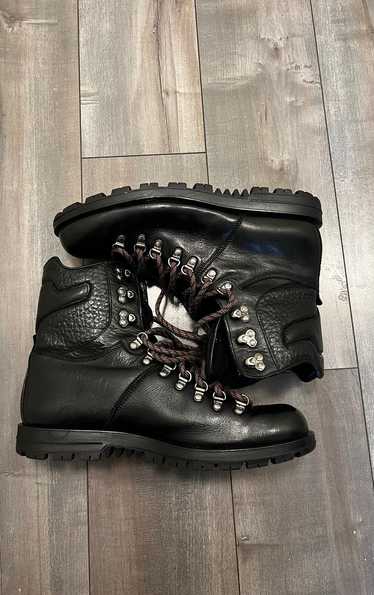 Gucci Gucci Crest Leather Boots
