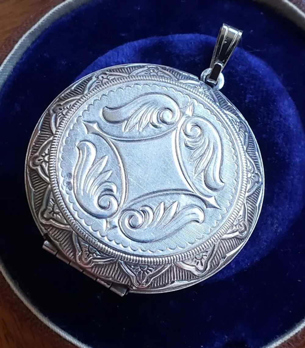 Art Nouveau Sterling Silver Locket, Vintage Repou… - image 3
