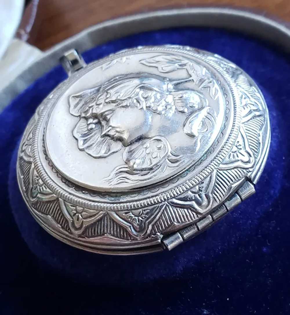 Art Nouveau Sterling Silver Locket, Vintage Repou… - image 4