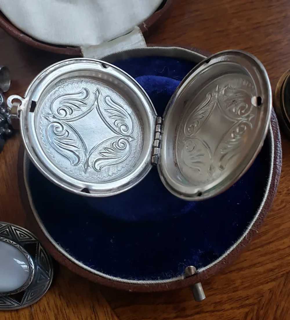 Art Nouveau Sterling Silver Locket, Vintage Repou… - image 5