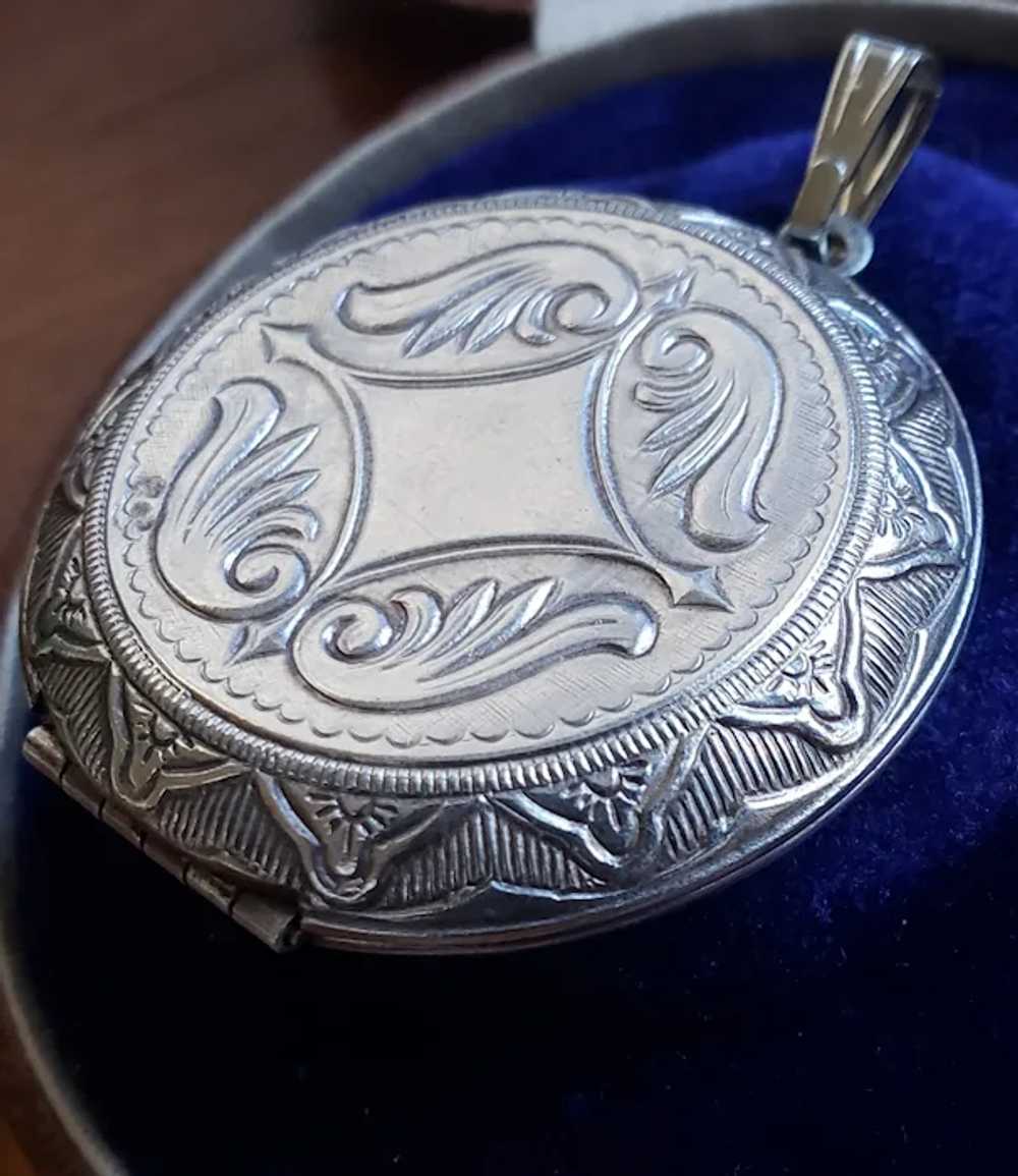 Art Nouveau Sterling Silver Locket, Vintage Repou… - image 8