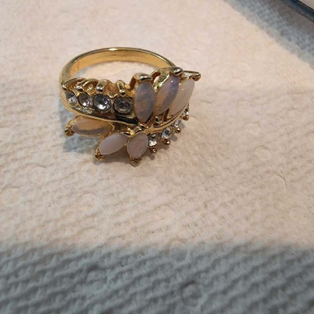 Cute goldtone ring  unmarked - image 4