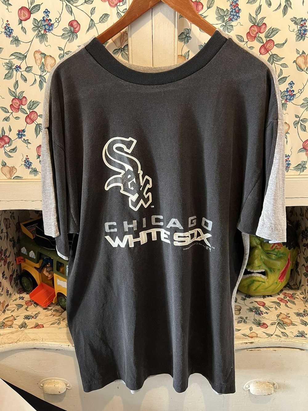 Vintage Vintage 90s Chicago White Sox Tshirt - image 1