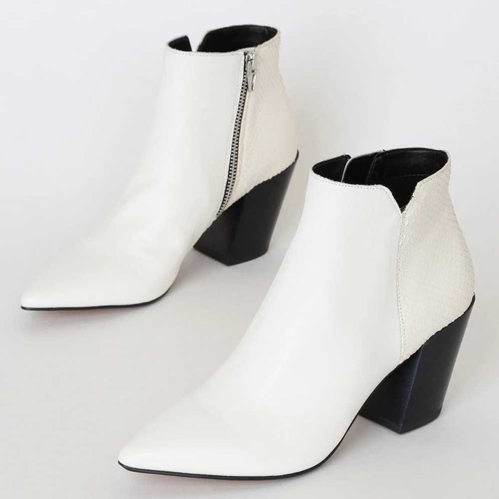 LIKE NEW!  Dolce Vita Aden White Leather Pointed … - image 3