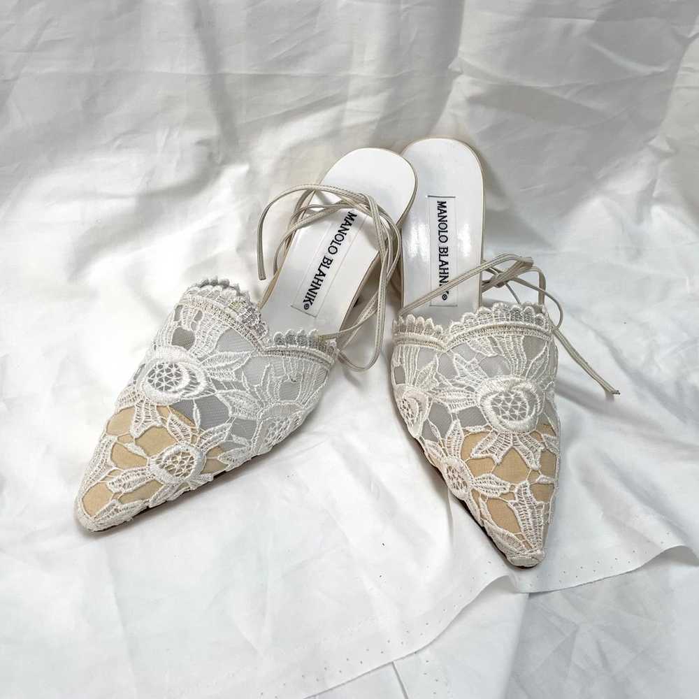 manolo blahnik wrapped white heel pumps - image 1