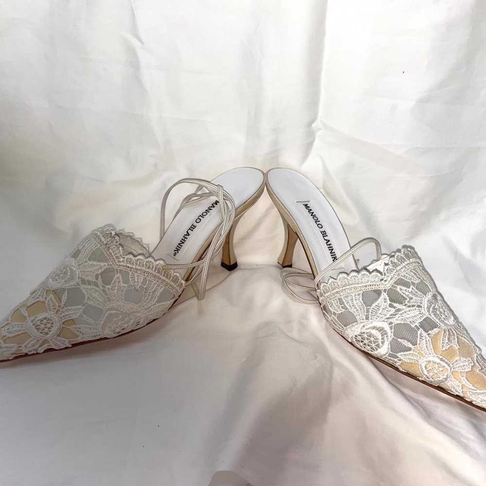 manolo blahnik wrapped white heel pumps - image 4