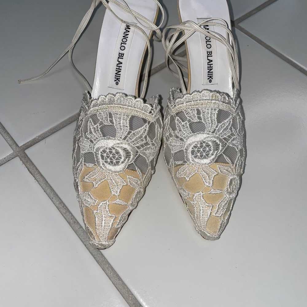 manolo blahnik wrapped white heel pumps - image 6
