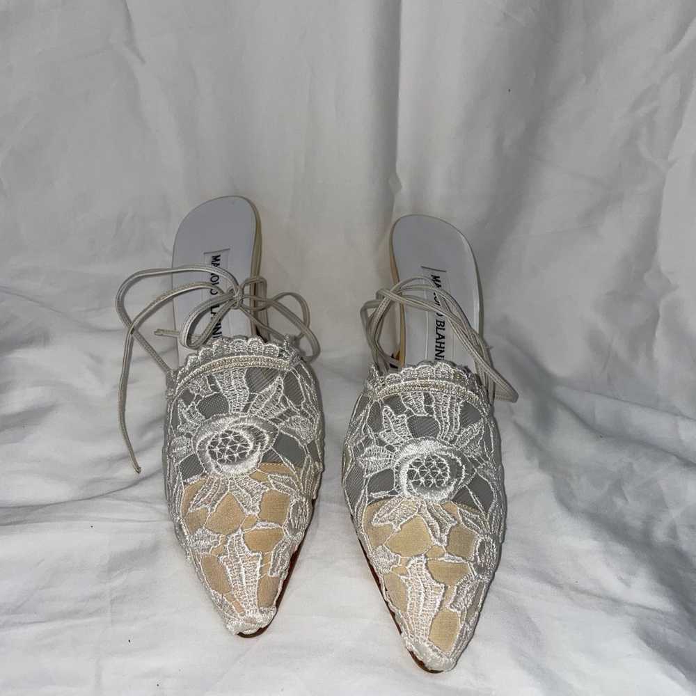manolo blahnik wrapped white heel pumps - image 9