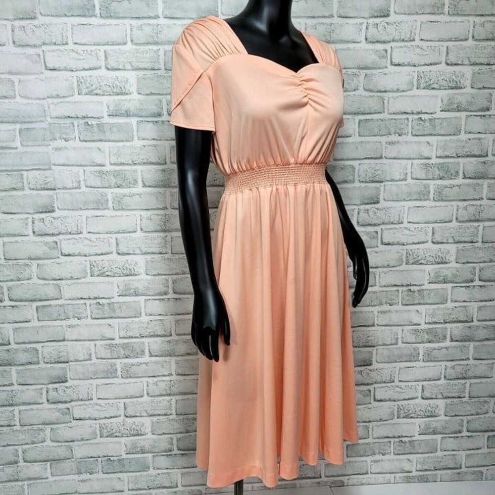Vintage 70s Peach Orange Short Sleeve Smocked Wai… - image 2