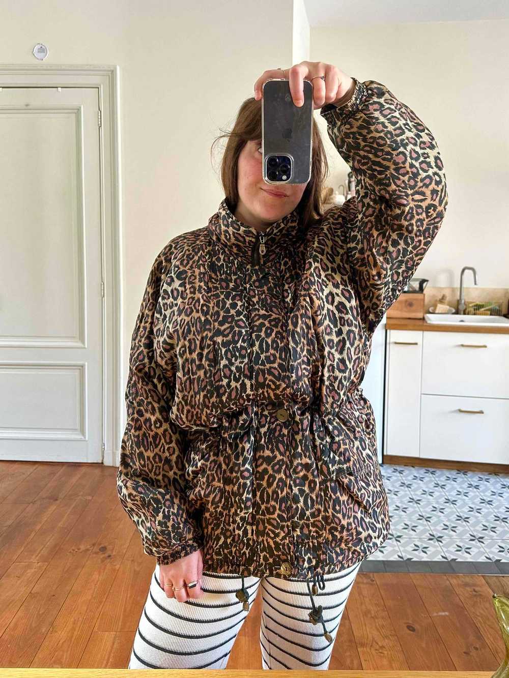 Leopard silk down jacket - image 2