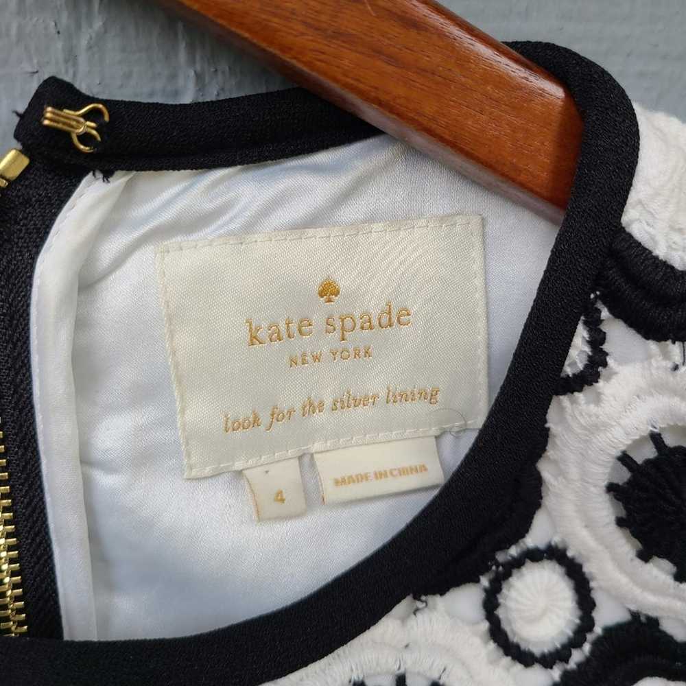 Kate Spade Crochet Circle Sheath Dress Size 4 B/W - image 4