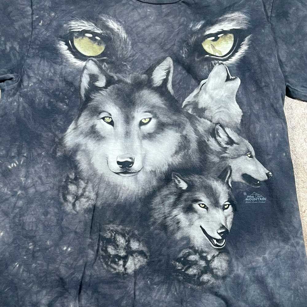 The Mountain Vintage Wolf Gray Tie Dye Graphic T-… - image 2