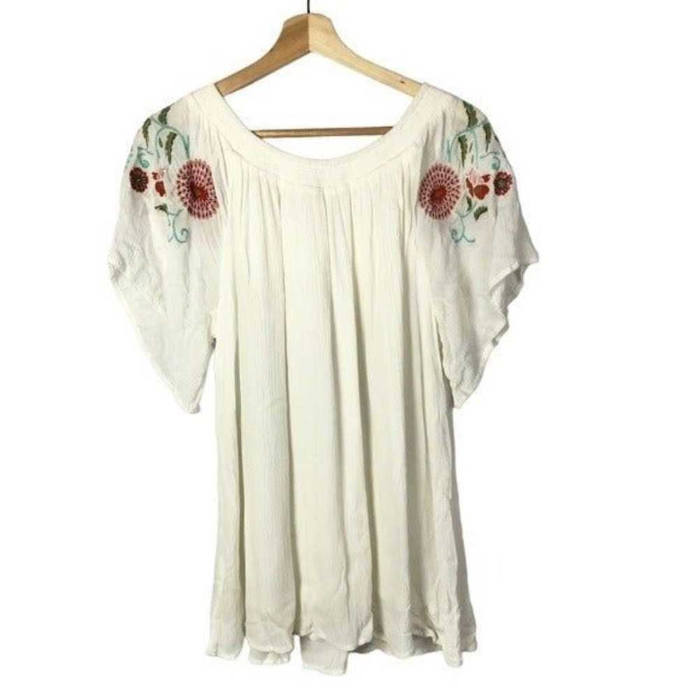 Sundance White Floral Embroidered Short Sleeve Bl… - image 2