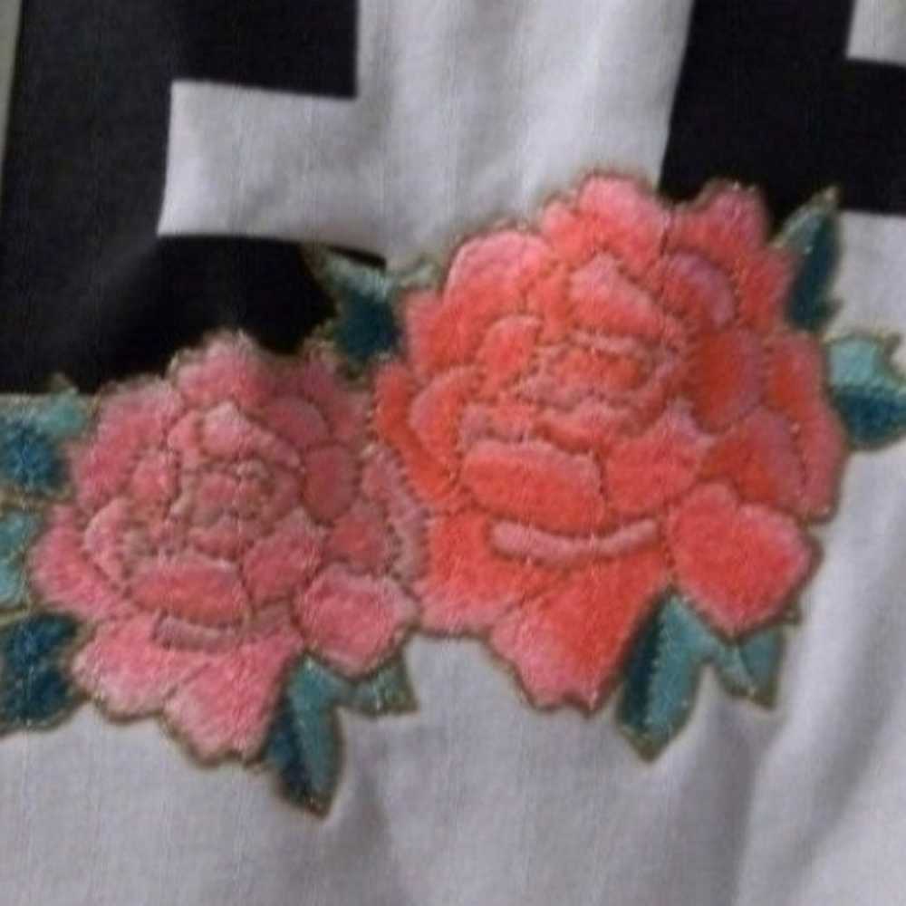 VS PINK Roses sweatshirt-medium like new - image 3