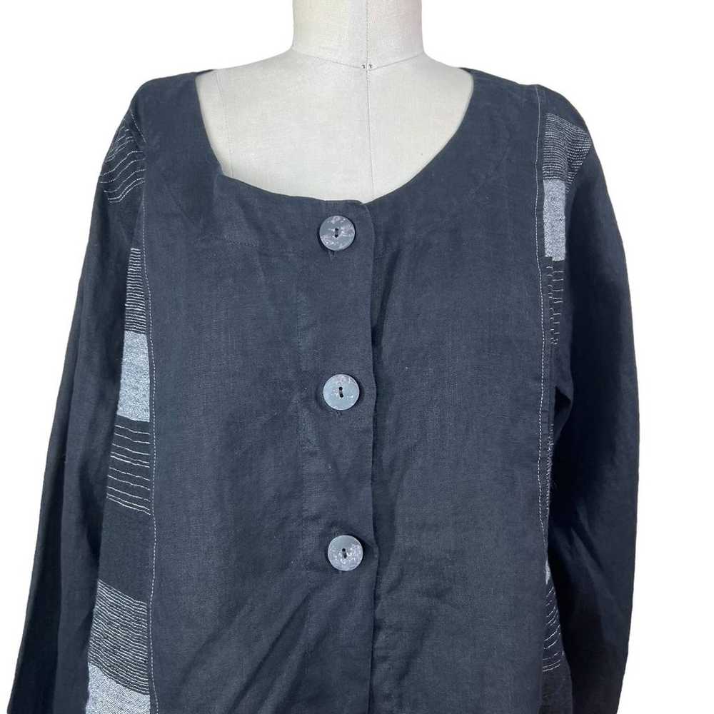 Tara Vao Collarless Button Top in Black Gray Stri… - image 2