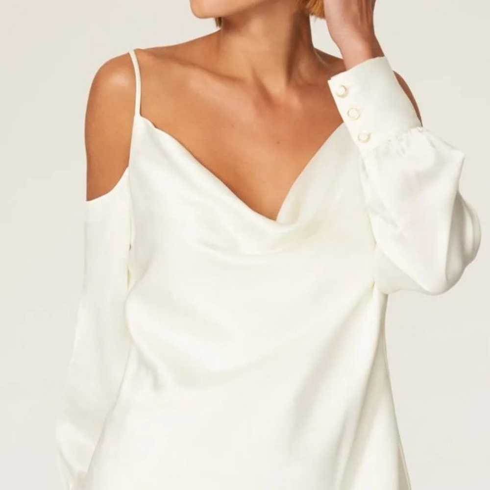 RTR sz Large Milly solid white satin Robin cowl n… - image 3