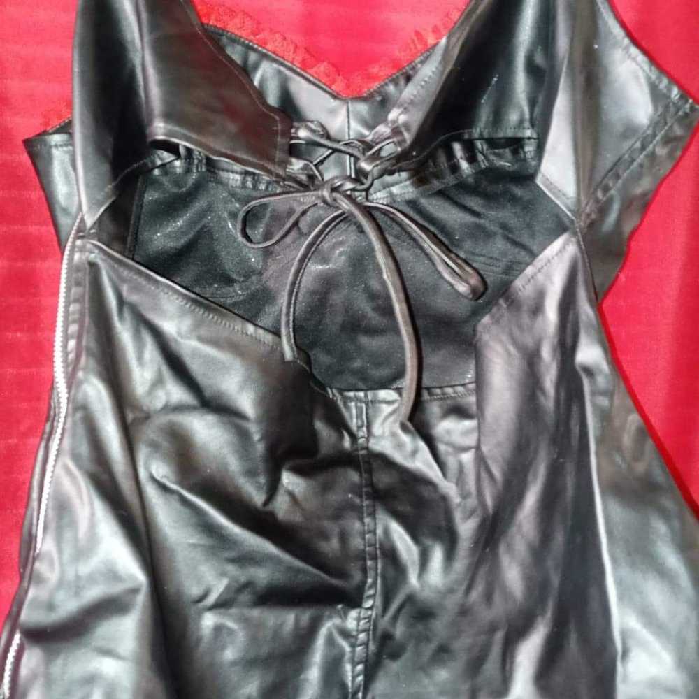 Black leather tripp top - image 4