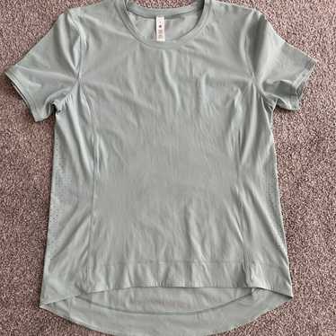 Lululemon morning match short sleeve shirt, size 4