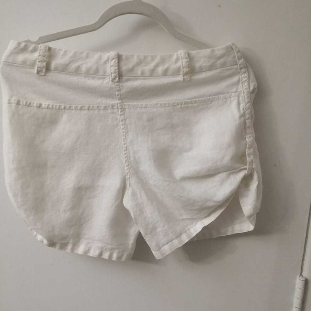 Other Max Studio White Linen Shorts Size 4 - image 2