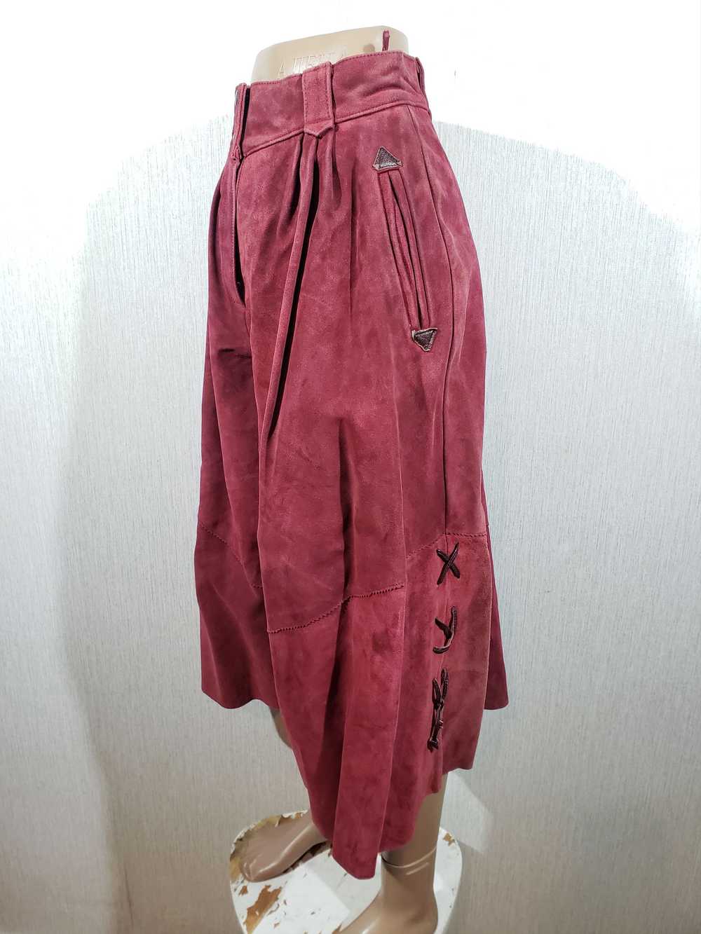 Designer × Movie Stylish red leather women's wide… - image 2