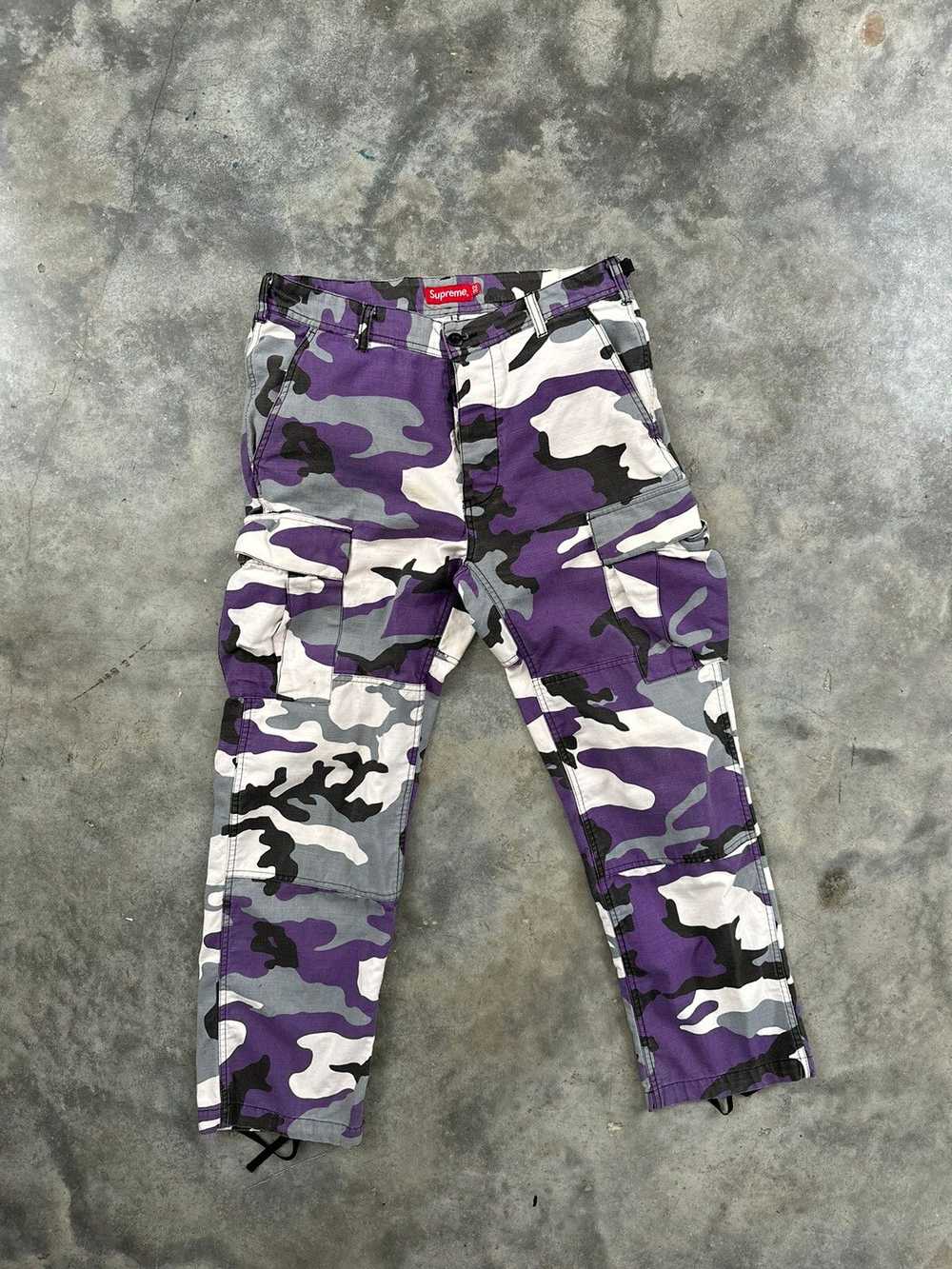 Supreme Supreme Purple Cargo Pants Sz. 32 Camoufl… - image 1