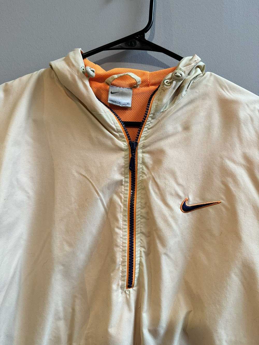 Nike × Vintage Vintage Tan Nike Windbreaker - image 2