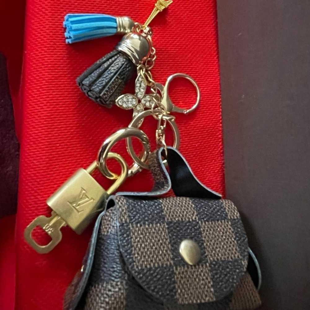✅ Authentic Louis Vuitton lock and key #301 /char… - image 1