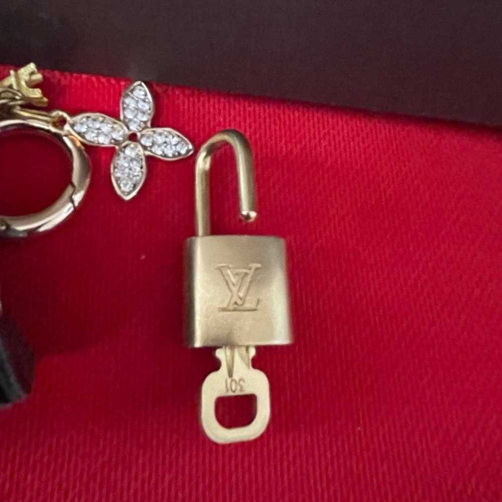 ✅ Authentic Louis Vuitton lock and key #301 /char… - image 8