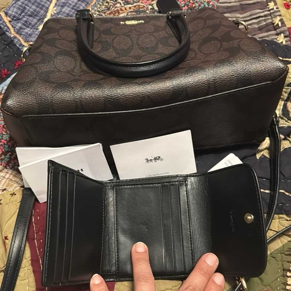 Coach signature and wallet in new condition - image 8