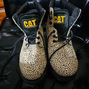 Womens fuzzy cheetah boots sz. 9 - image 1