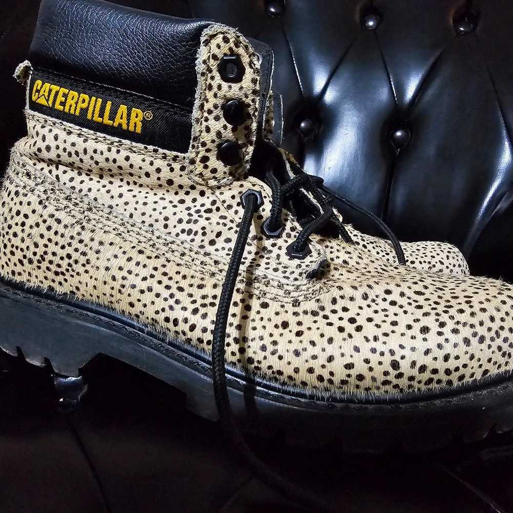 Womens fuzzy cheetah boots sz. 9 - image 2