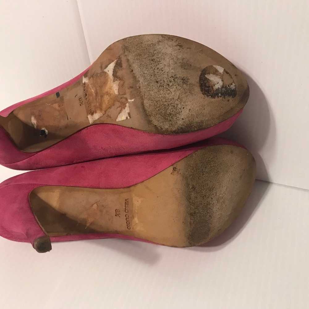 BARNEYS New York magenta suede platform heels pee… - image 7