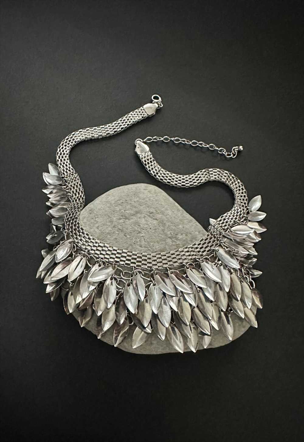 70's Vintage Silver Metal Chainmail Leaf Ladies N… - image 4