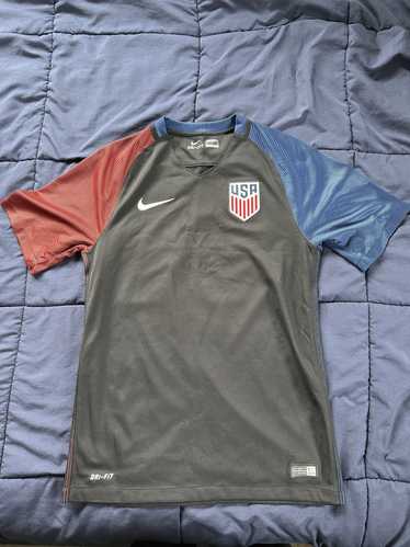 Nike USA Men’s soccer jersey size small