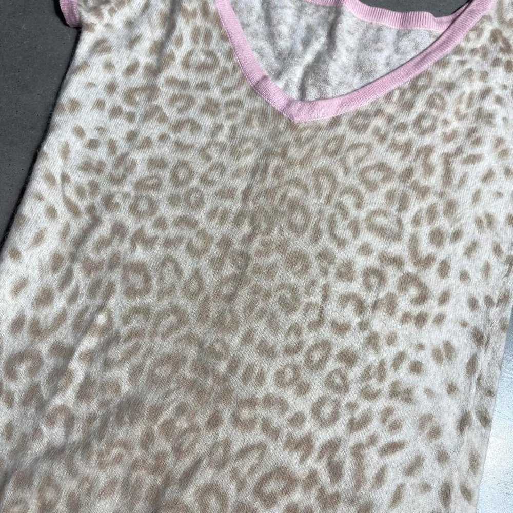 Pink leopard printed short sleeves sweater - image 2