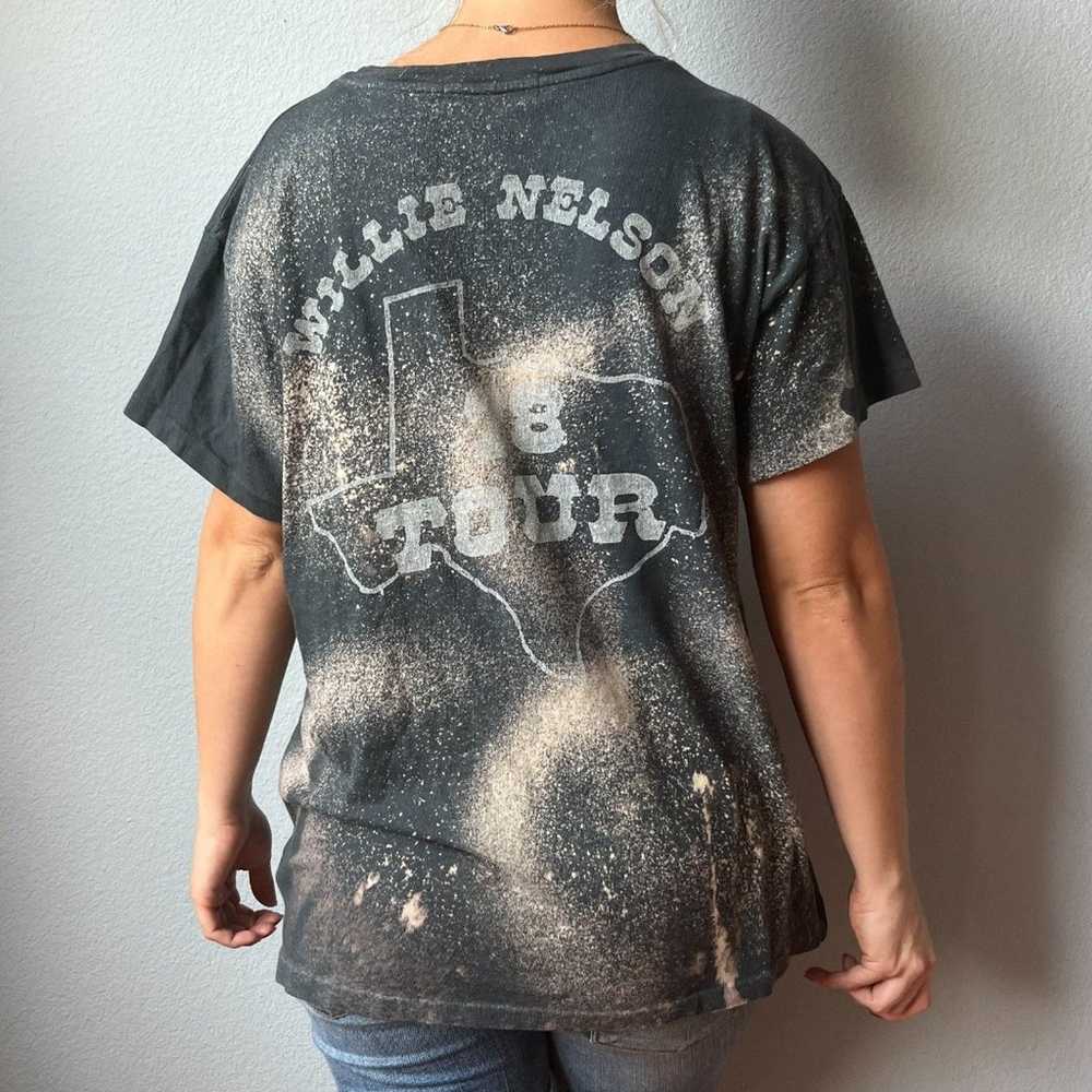 Daydreamer Willie Nelson On The Road Tour Tee in … - image 3
