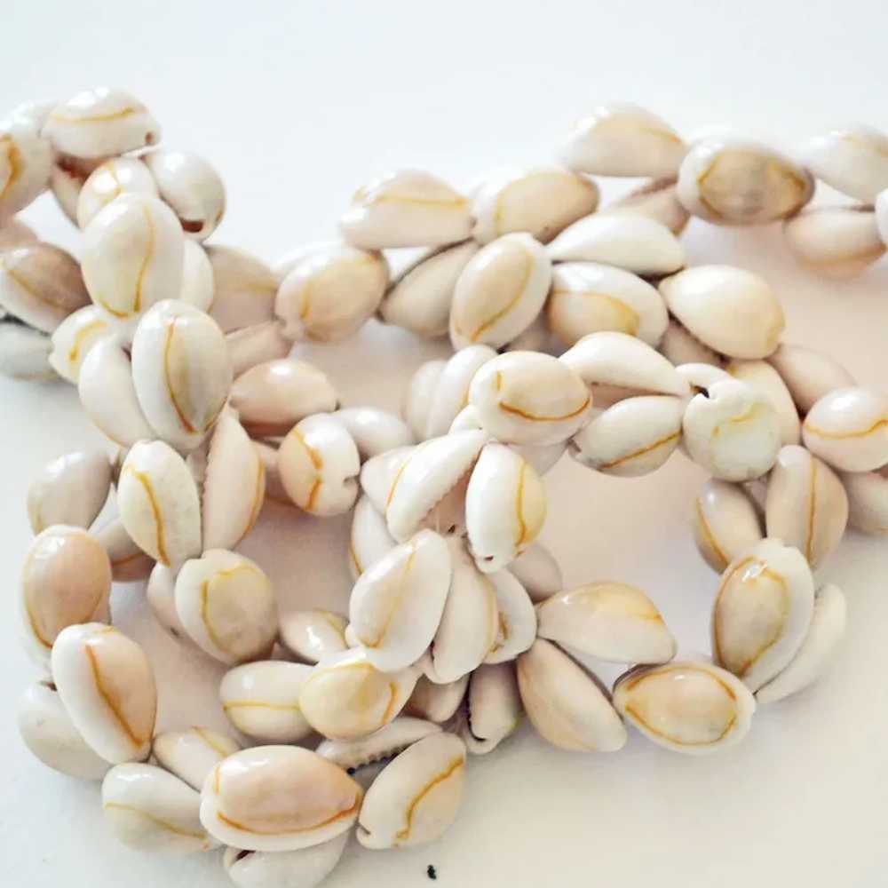 Beachy Natural Cowrie Shell Necklace 30 Inches - image 5