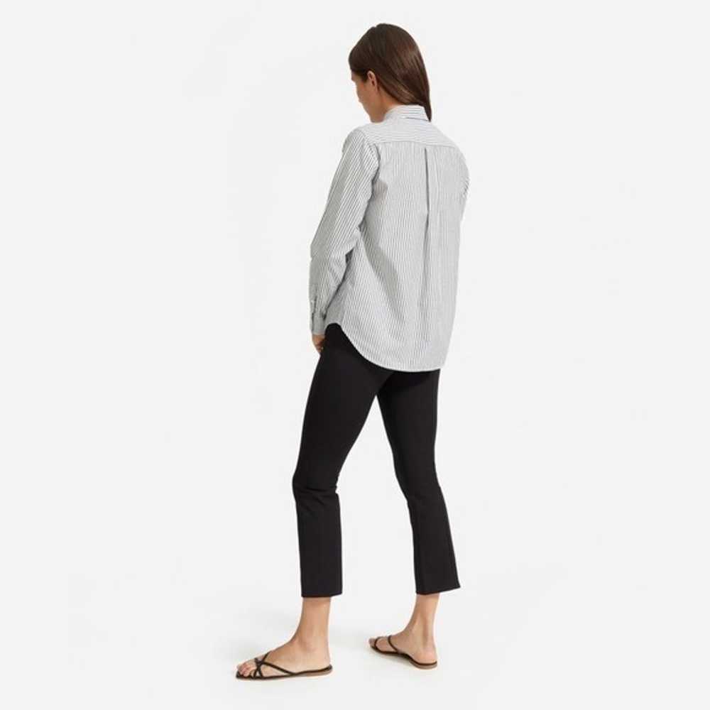 EVERLANE The Silky Cotton Relaxed Shirt in Grey/ … - image 4
