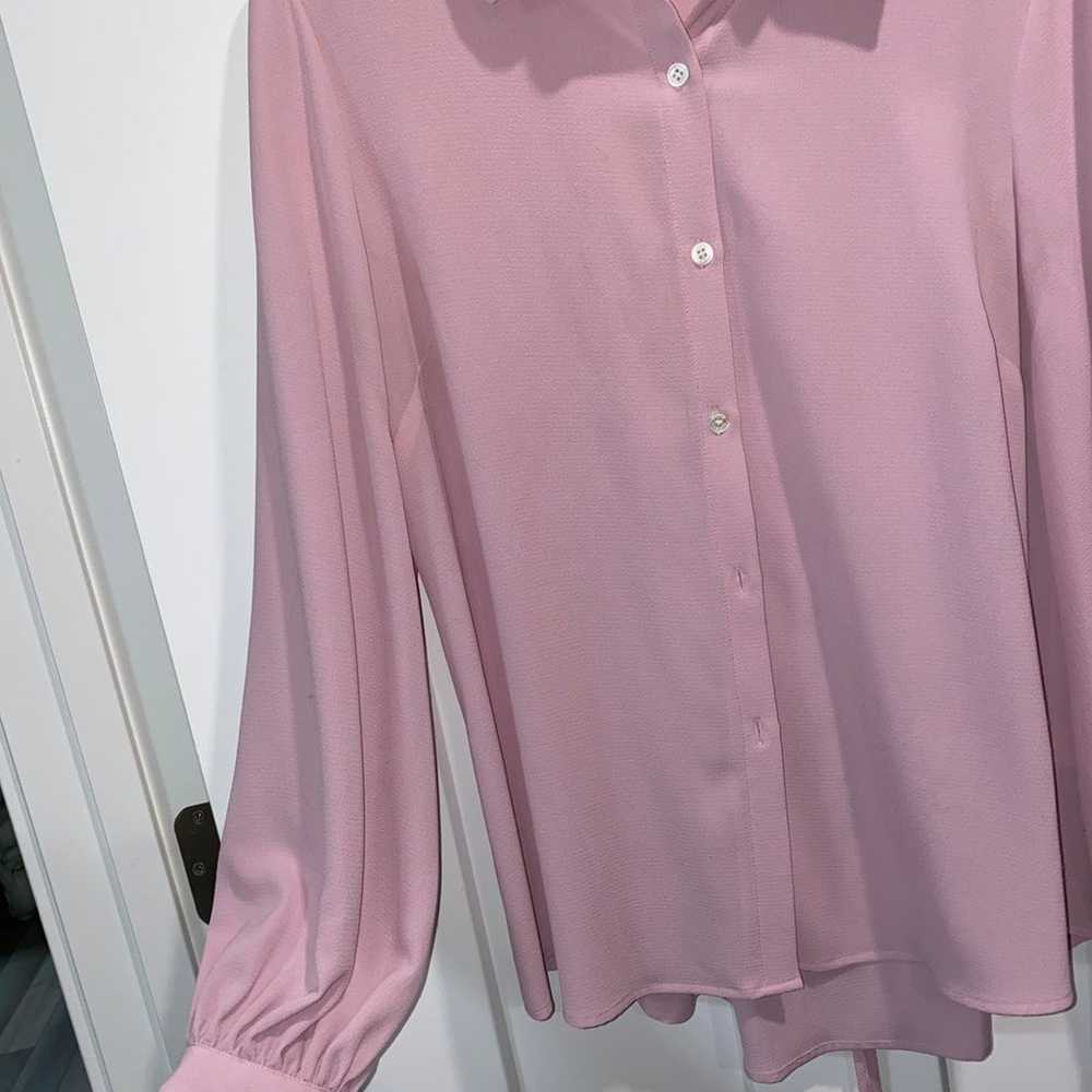 Vince camuto lavender blouse size medium - image 2