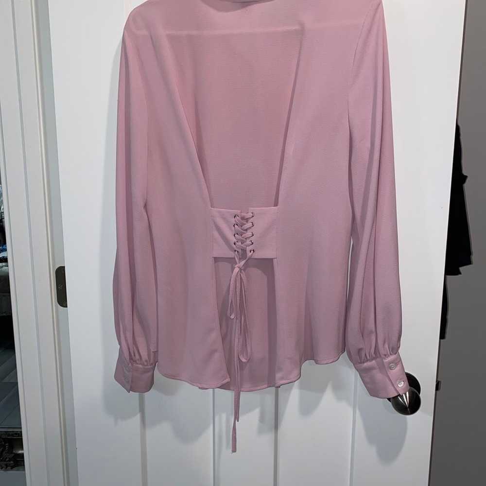 Vince camuto lavender blouse size medium - image 4