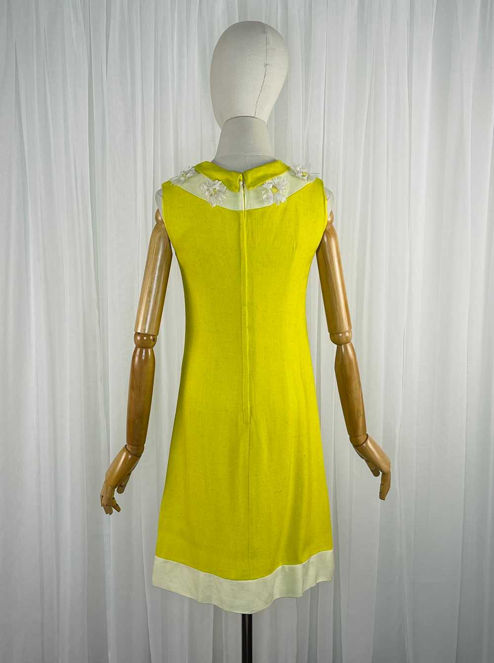 1960s yellow linen daisey dress - image 2
