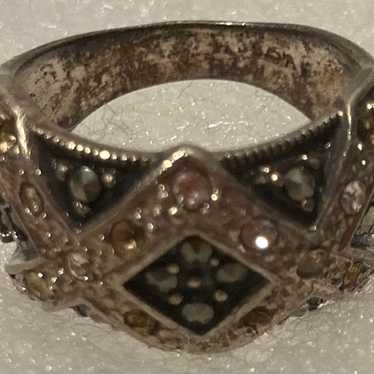 Vintage Sterling Silver Ring, Nice Sparkly Stones 
