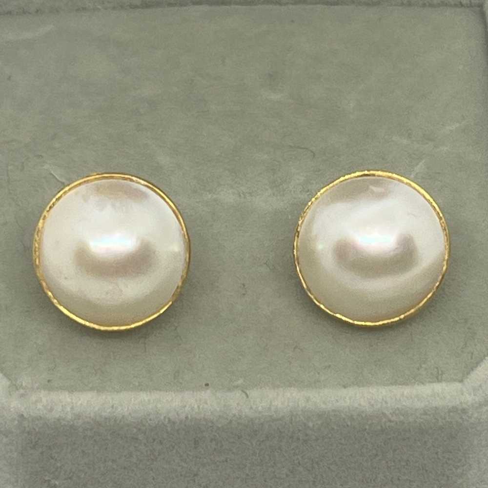 14k Round Mabe Pearl Earrings - image 1